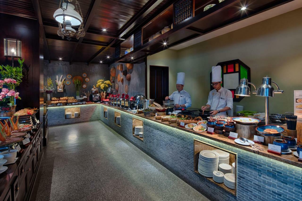 Little Riverside Hoi An . A Luxury Hotel & Spa Exterior foto The buffet at the restaurant